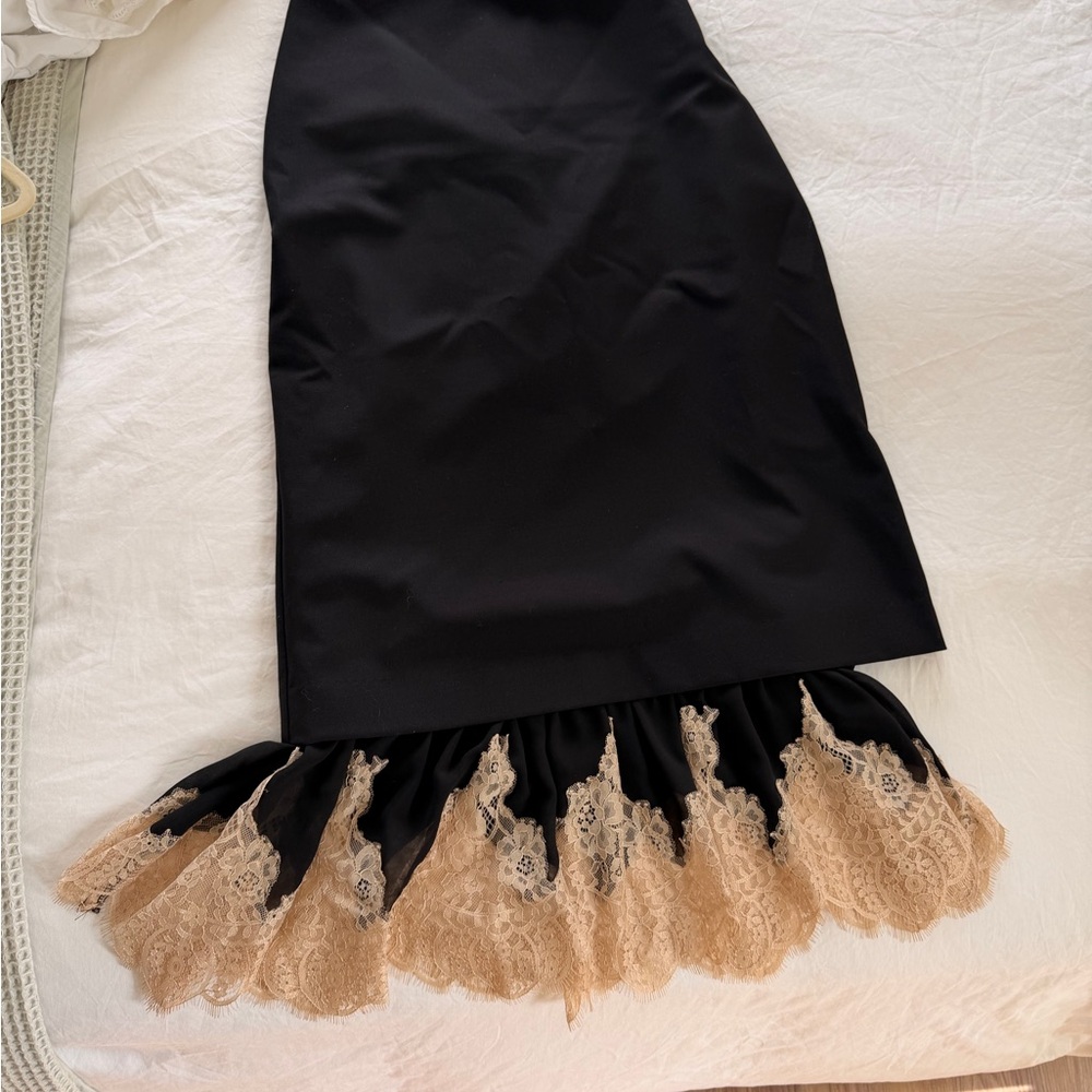 Zara Black Pencil Skirt with Beige Lace Flounce